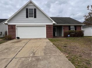 1015 Coalport Rd, Hope Mills, NC 28348