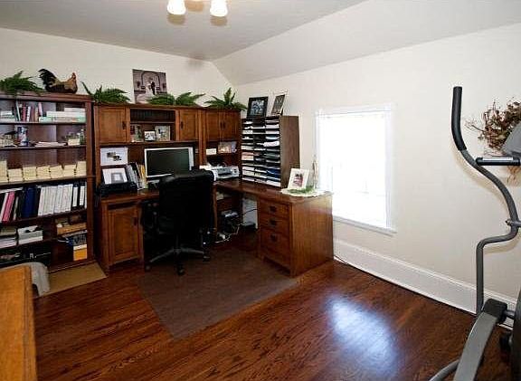 4th image of 40 N Pine Street