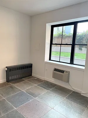 Bedroom, photo 1