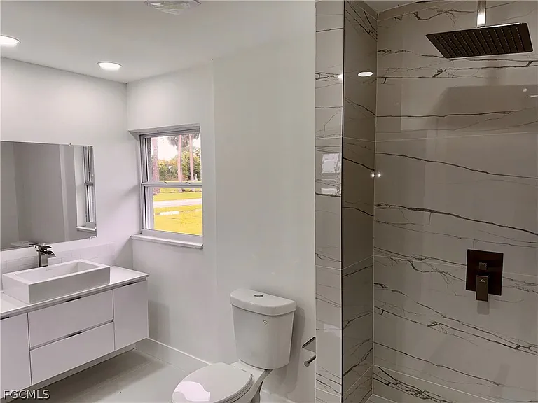 6187 Island Park Ct — Photo 8