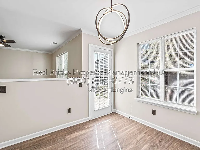 10212 University Park Ln — Photo 12