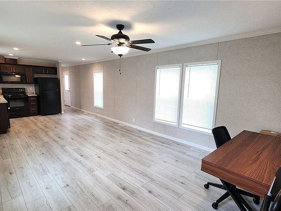 4th image of 8323 Eagle Rd #18