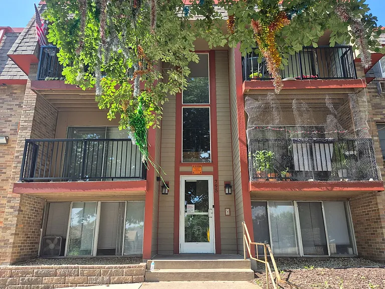 795 East 6th St — Photo 7