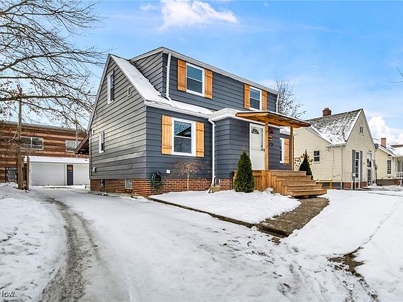 3rd image of 14101 Carrydale Ave
