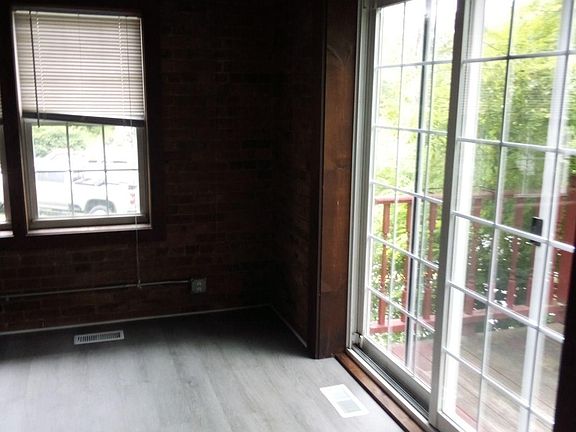 2nd image of 525 Maple Ave APT 5