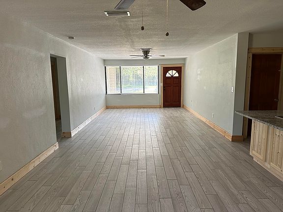 4th image of 270 Le Jeune Dr