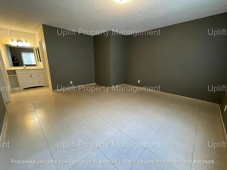 6811 Alvarado Rd #8 — Photo 10