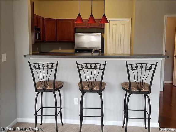 4th image of 47755 Ormskirk Dr