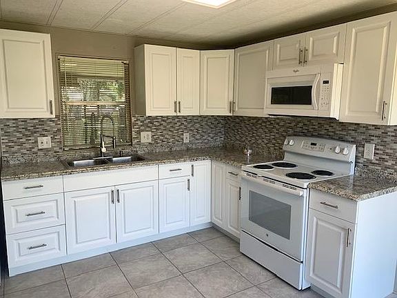 4th image of 1740 Orange Ln
