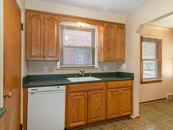 5th image of 4484 Westland St