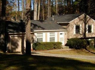 541 Yorkshire Dr, Marietta, GA 30068