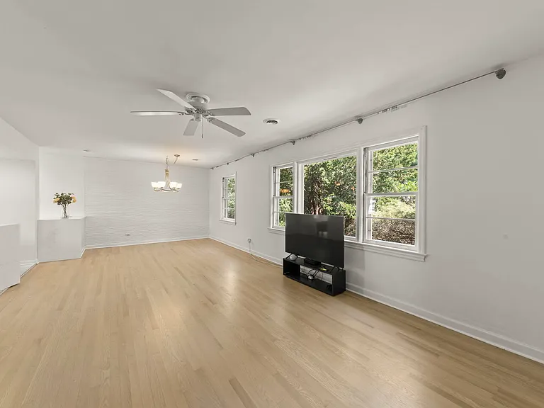 354 Indian Dr — Photo 10