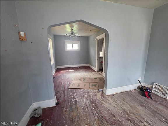 5th image of 13116 Harvard Ave