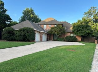 4204 Upper Lake Dr, Norman, OK 73072