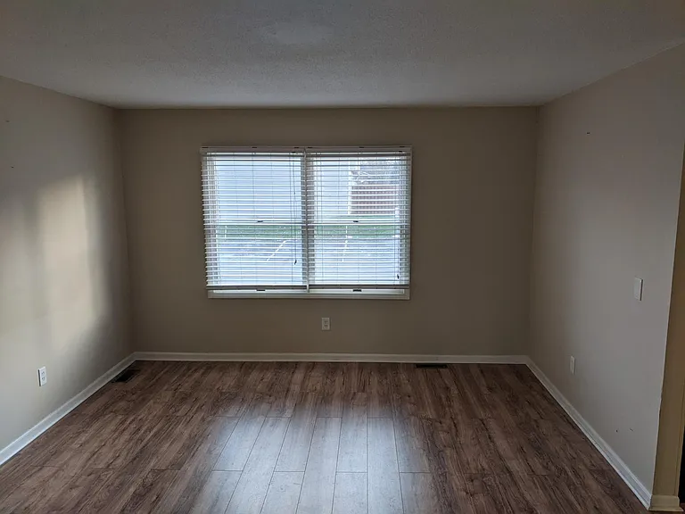 1187 The Grv — Photo 2
