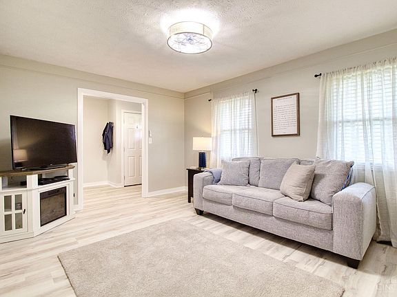 5th image of 2092 Butlersbridge Ct