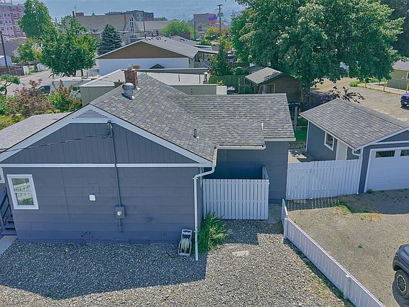 2nd image of 121 Willow St