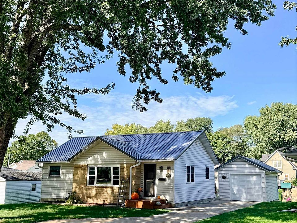 1st image of 313 W 4th St