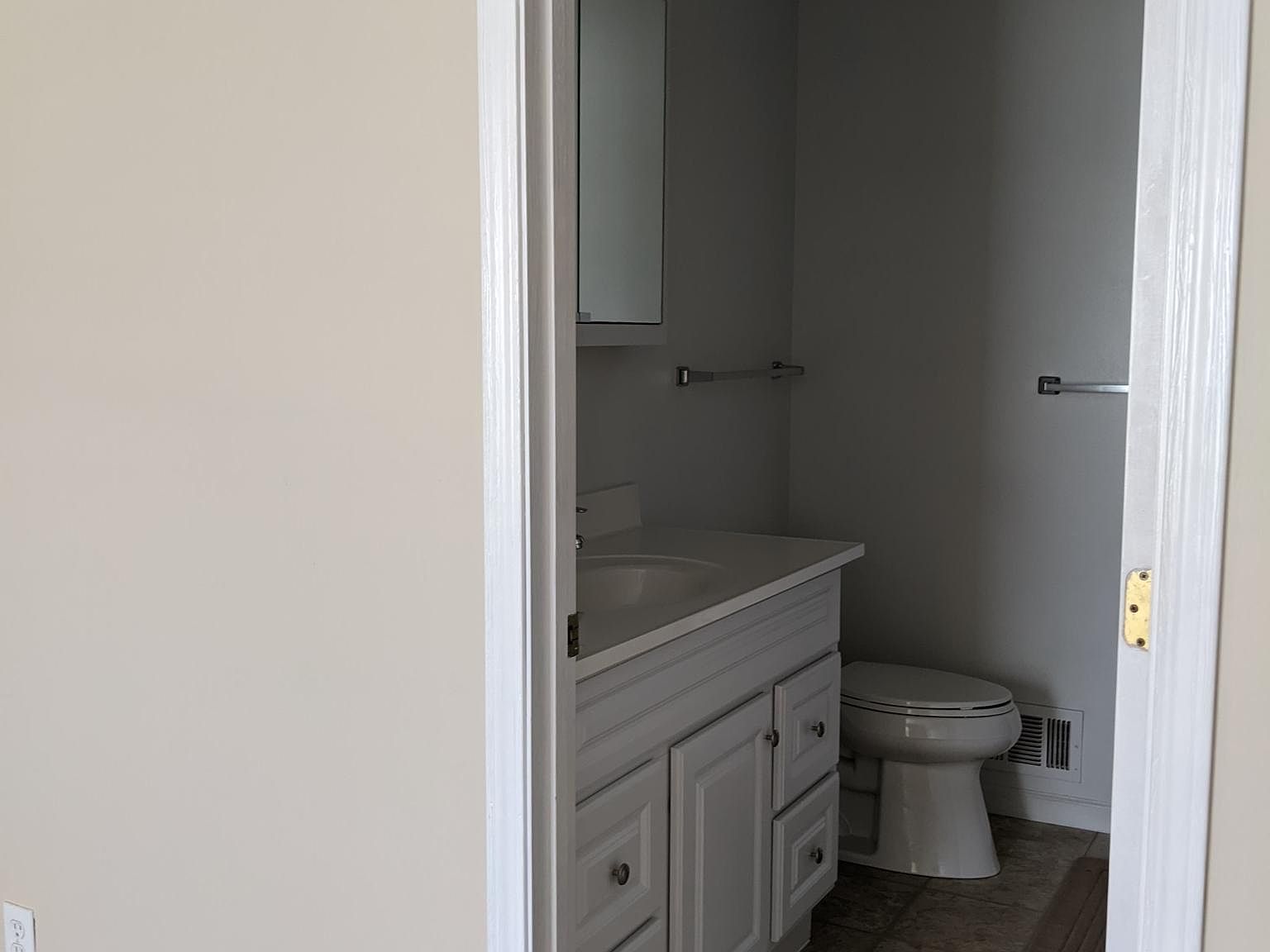 22 Stonegate Cir, Bowling Green, OH 43402 Zillow