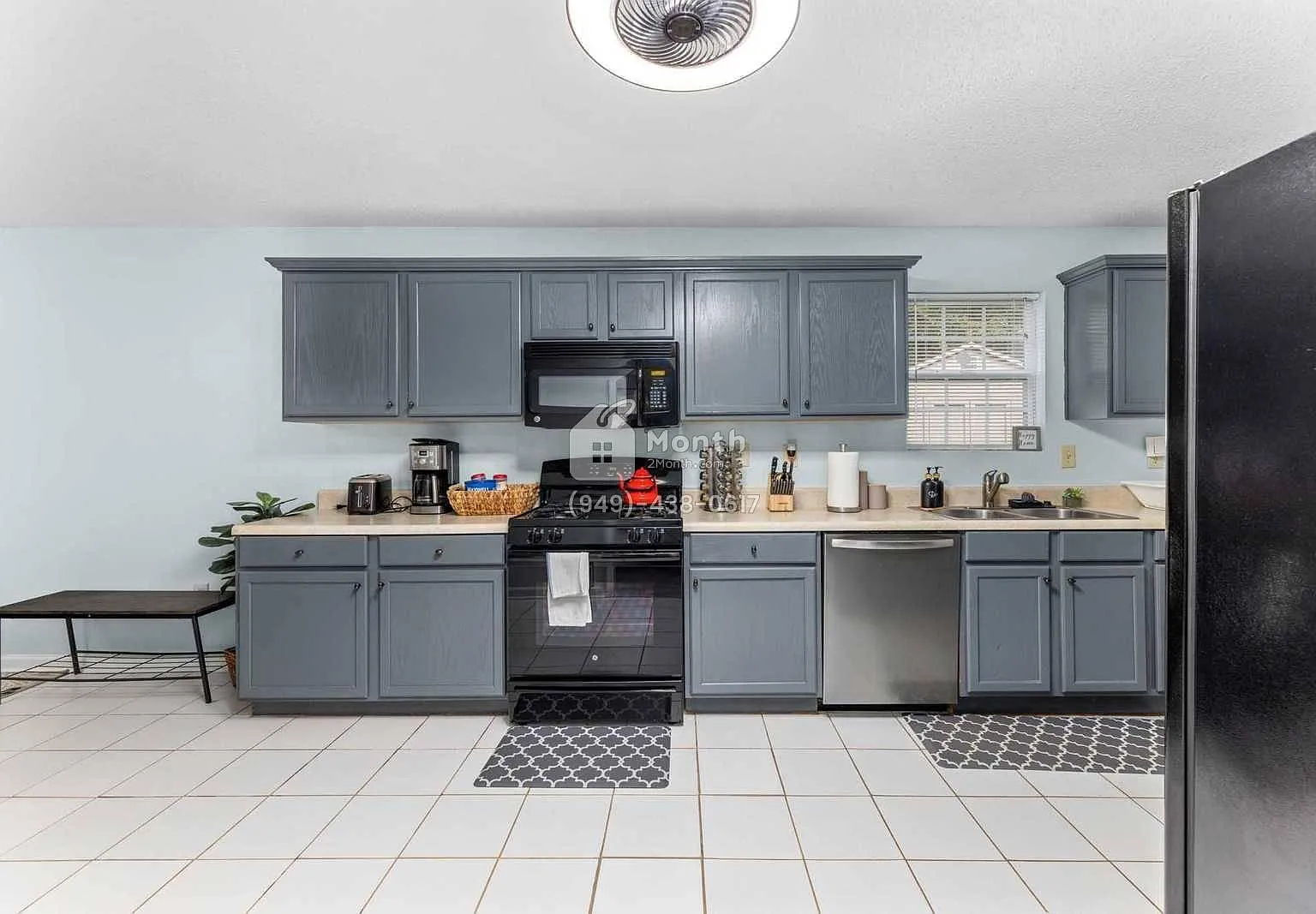 3 bed, 1350 sqft, $4,200 — Photo 4