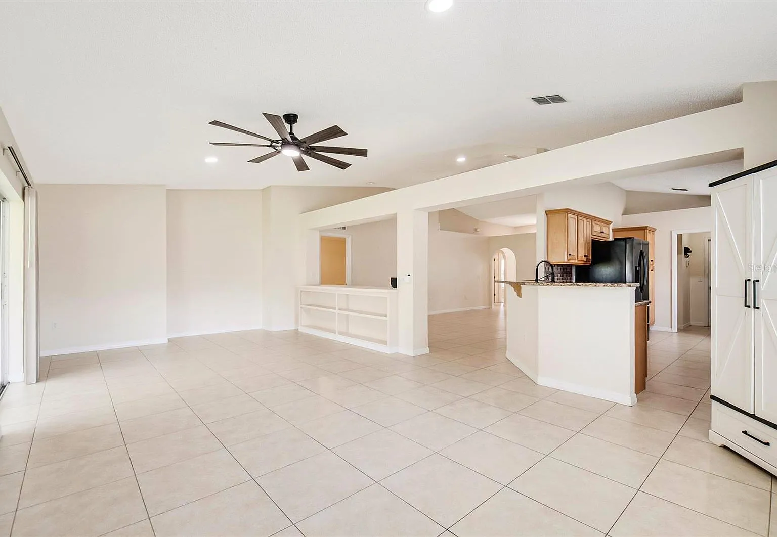 3 bed, 1874 sqft, $2,600 — Photo 3