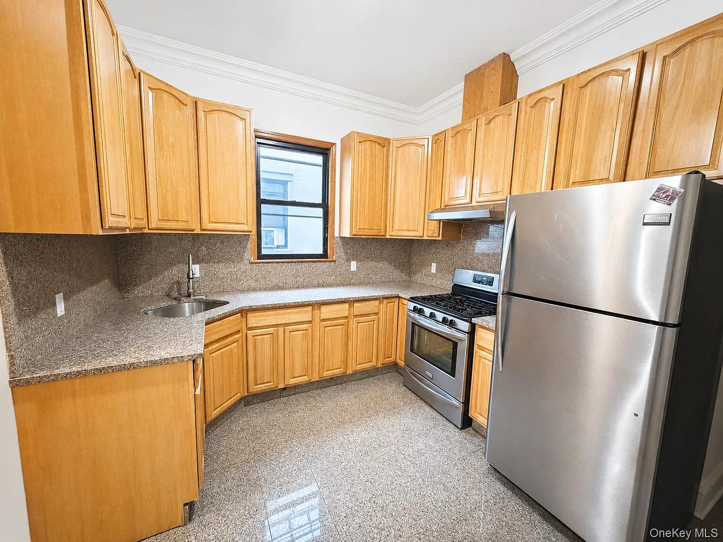1 bed, 1.0 bath, $2,350 — Photo 2