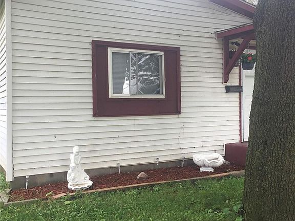 5th image of 611 Sherman St