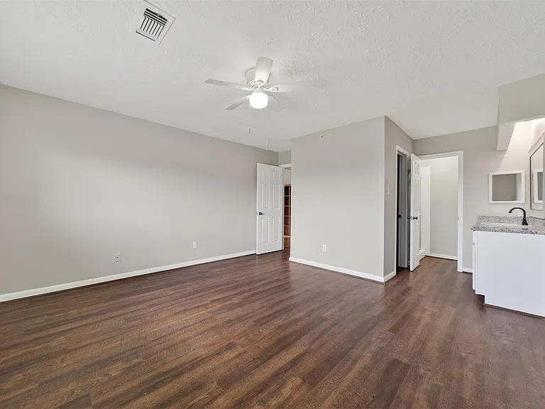 9906 Rocky Hollow Rd — Photo 11