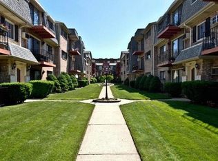 5319 N Delphia Ave APT 120, Chicago, IL 60656