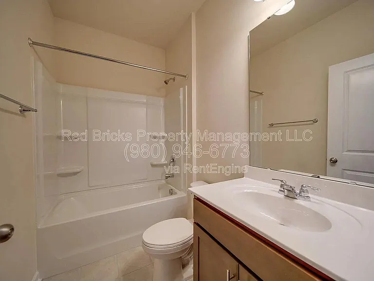 7015 Thornrose Dr — Photo 13