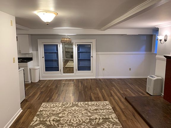 3rd image of 622 Sibley Ave #4