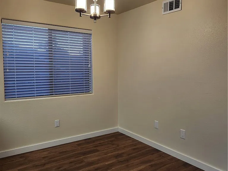 1131 E Doran St #105 — Photo 17