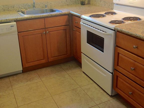 4th image of 1135 Sir Francis Drake Blvd #12
