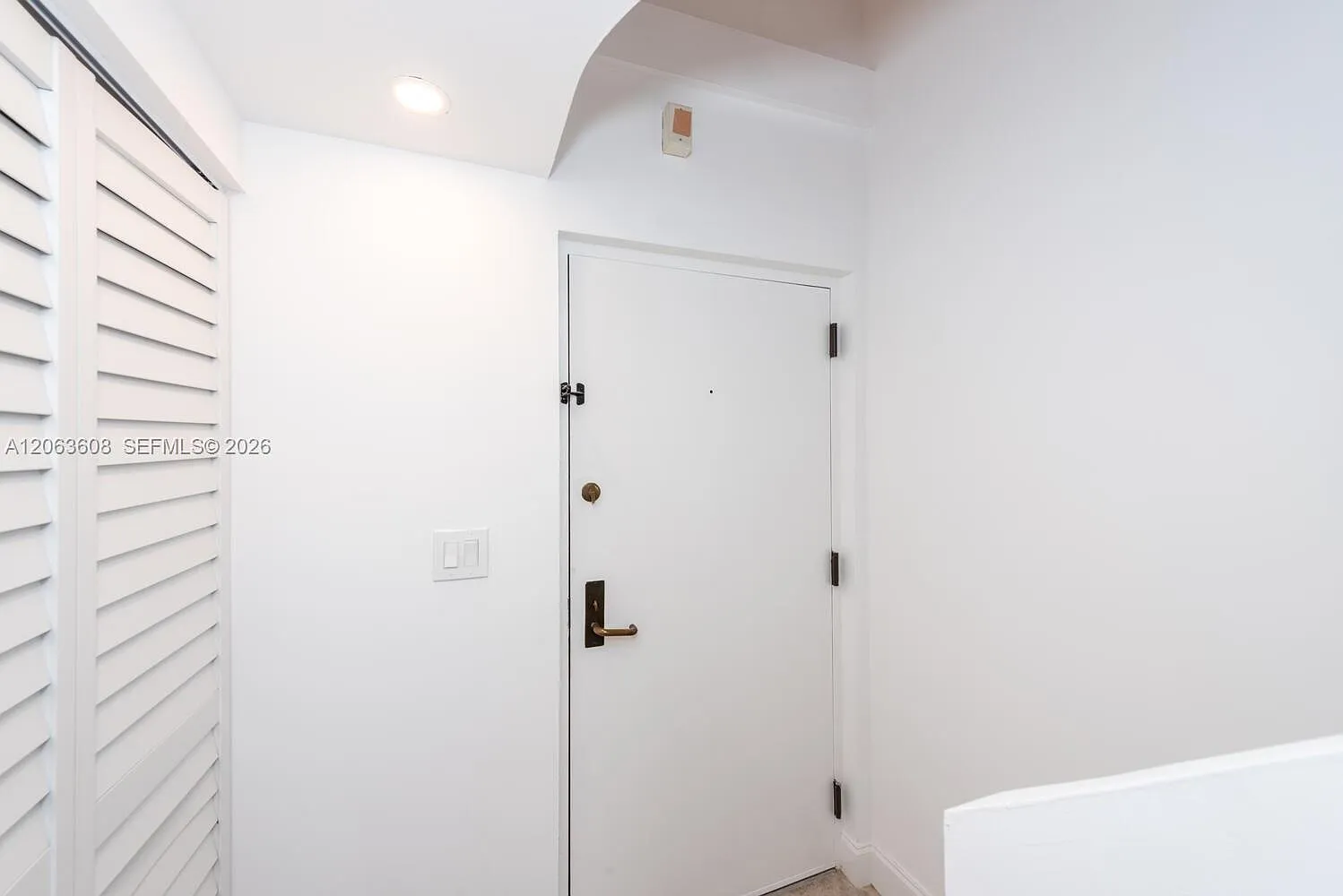 Grove Square Condo — Photo 4