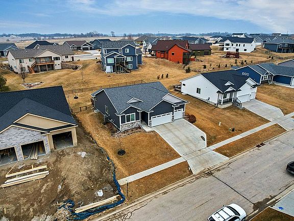 4th image of 5035 Bulldog Ave