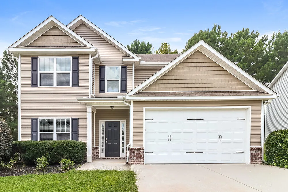 4 bed, 2.5 bath, 2038 sqft, $2,175 — Photo 1
