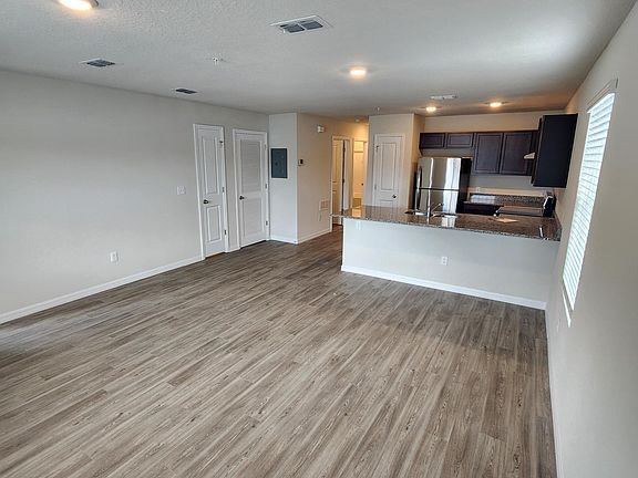2nd image of 6528 SWEETBAY Lane
