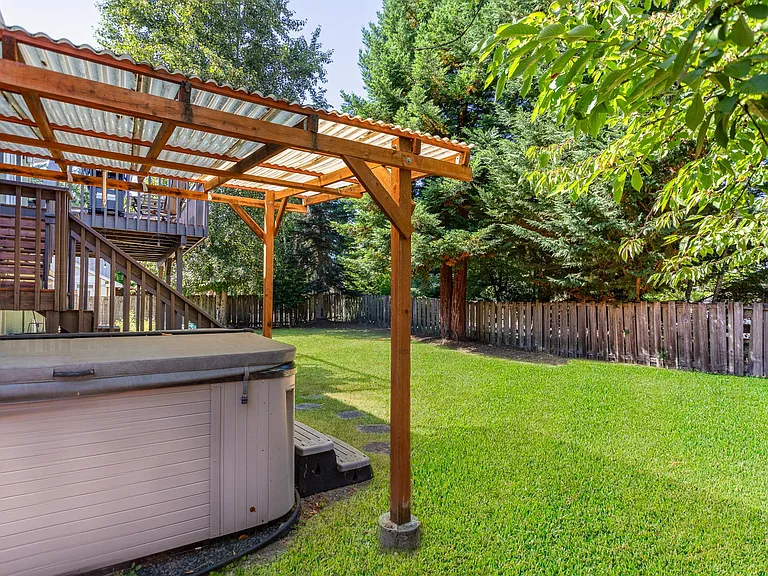623 Harvest Rd — Photo 26