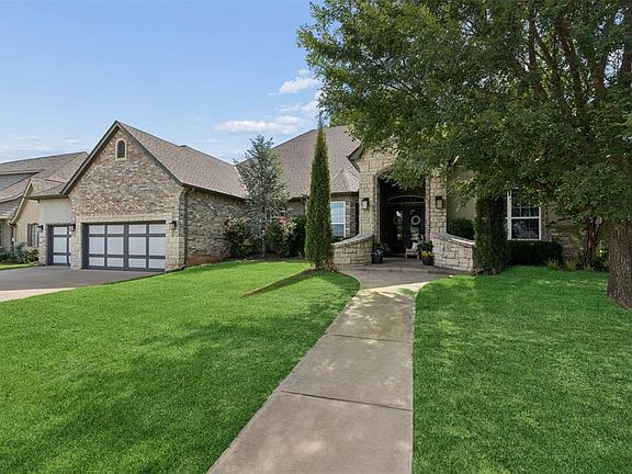3rd image of 10404 Cherrywood Dr