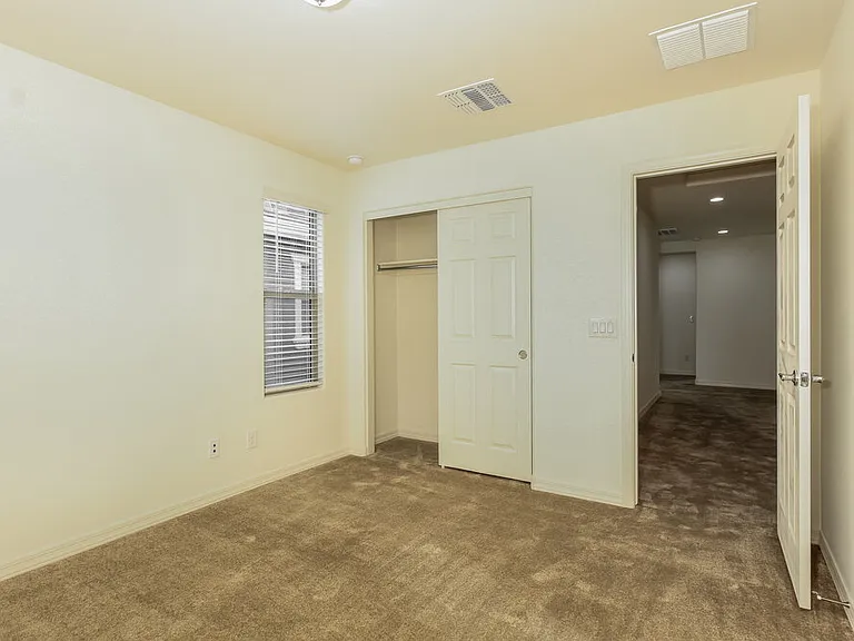 3815 S 58th Ln — Photo 14
