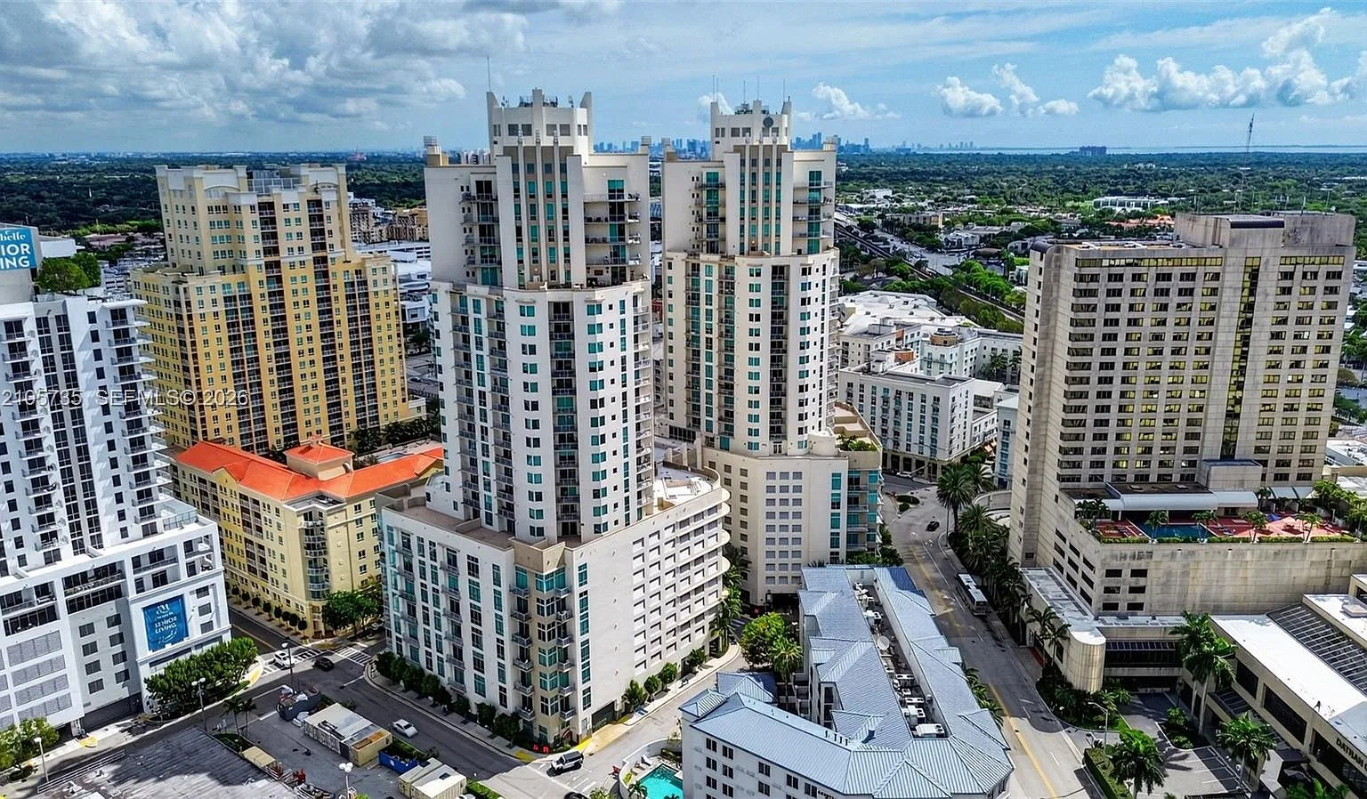 Metropolis I At Dadeland — Photo 2