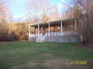 277 D C Lilly Rd, Daniels, WV 25832