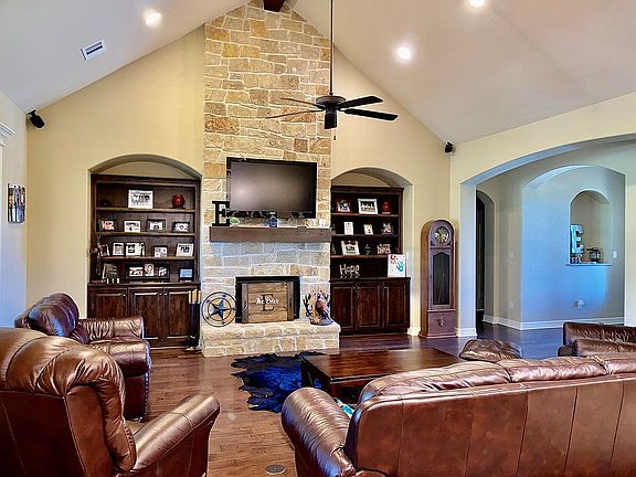 3rd image of 18133 Wigeon Trail Ct