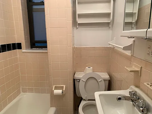 Rented by Century 21 Premier  | media 14