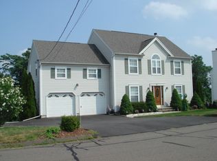5 General Wooster Rd, Derby, CT 06418