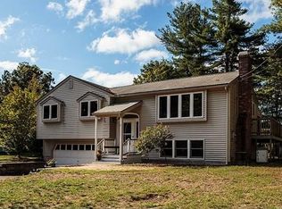 1 Maplewood Dr, Townsend, MA 01469