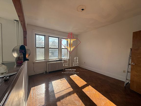 4th image of 783 Kennedy Blvd #4C