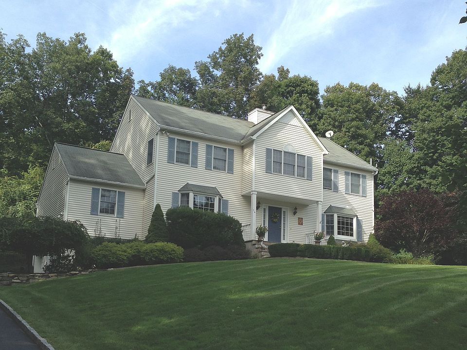 1st image of 14 Benjamin Green Ln