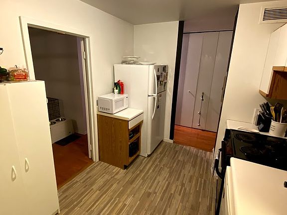 5th image of 3930 N Pine Grove Ave APT 2714