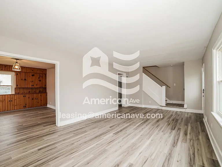 1162681_003_wm_-_living_room_13401165.jpg